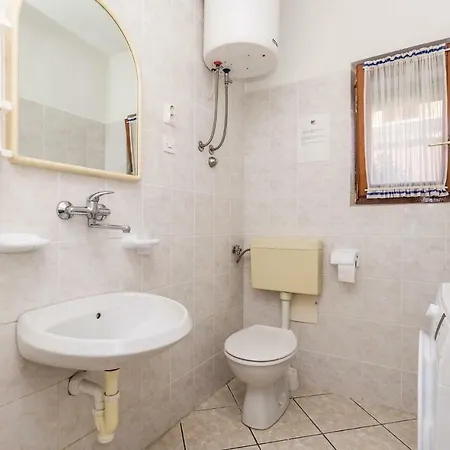 Three-bedroom Holiday In Pag * 파그