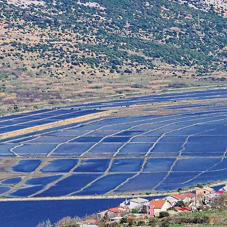 Three-bedroom Holiday In Pag * 파그