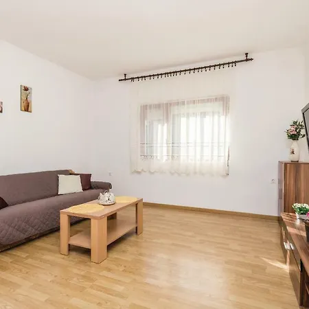 펜션 Three-bedroom Holiday In Pag *