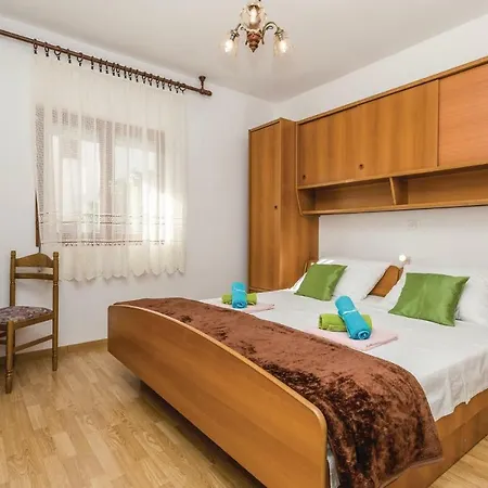 Three-bedroom Holiday In Pag Holiday home *