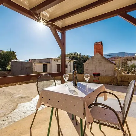 Holiday home Three-bedroom Holiday In Pag