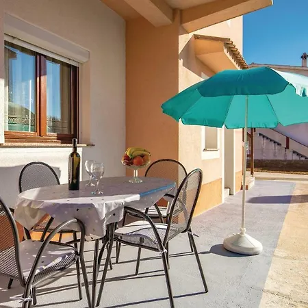 Three-bedroom Holiday In Pag Holiday home